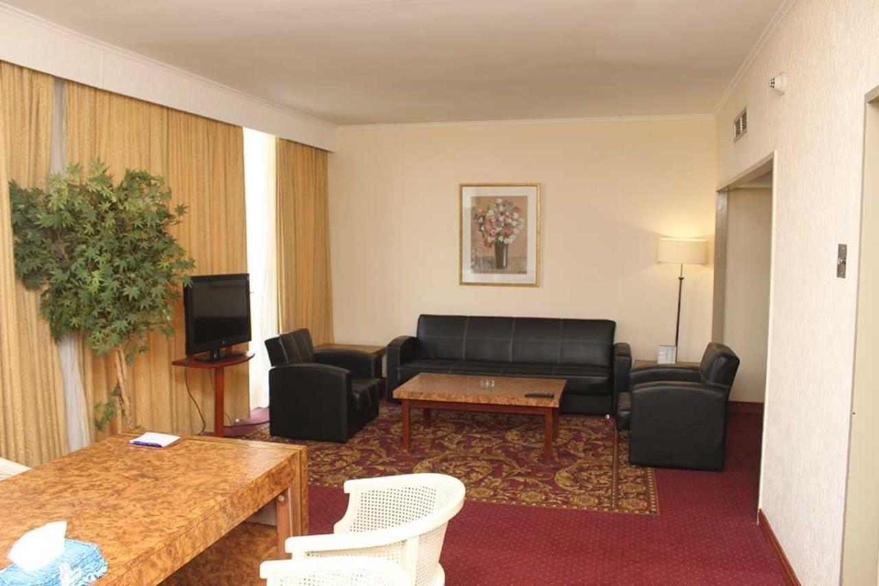Yaoundé Hotel Mont Febe מראה חיצוני תמונה