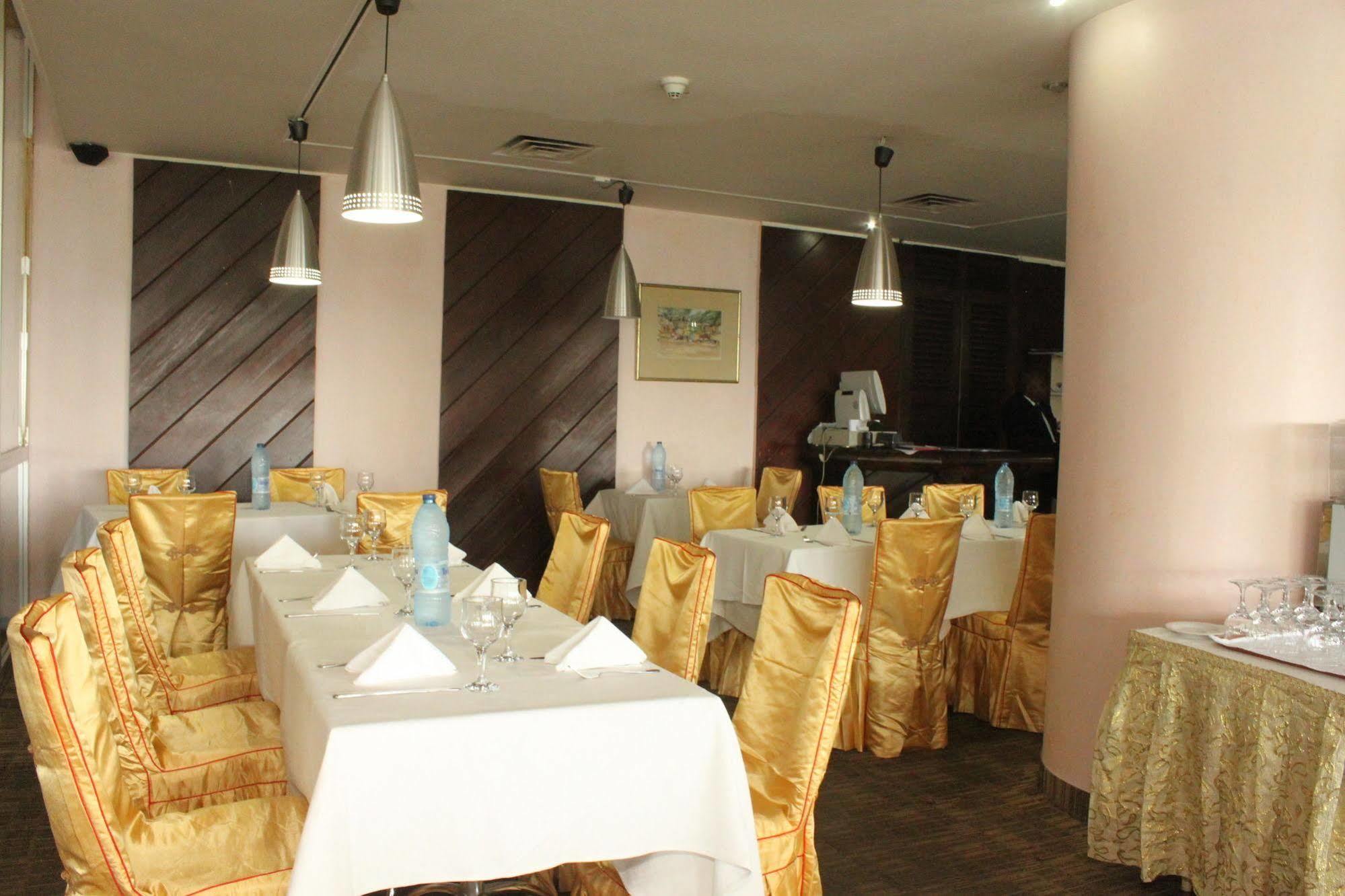 Yaoundé Hotel Mont Febe מראה חיצוני תמונה