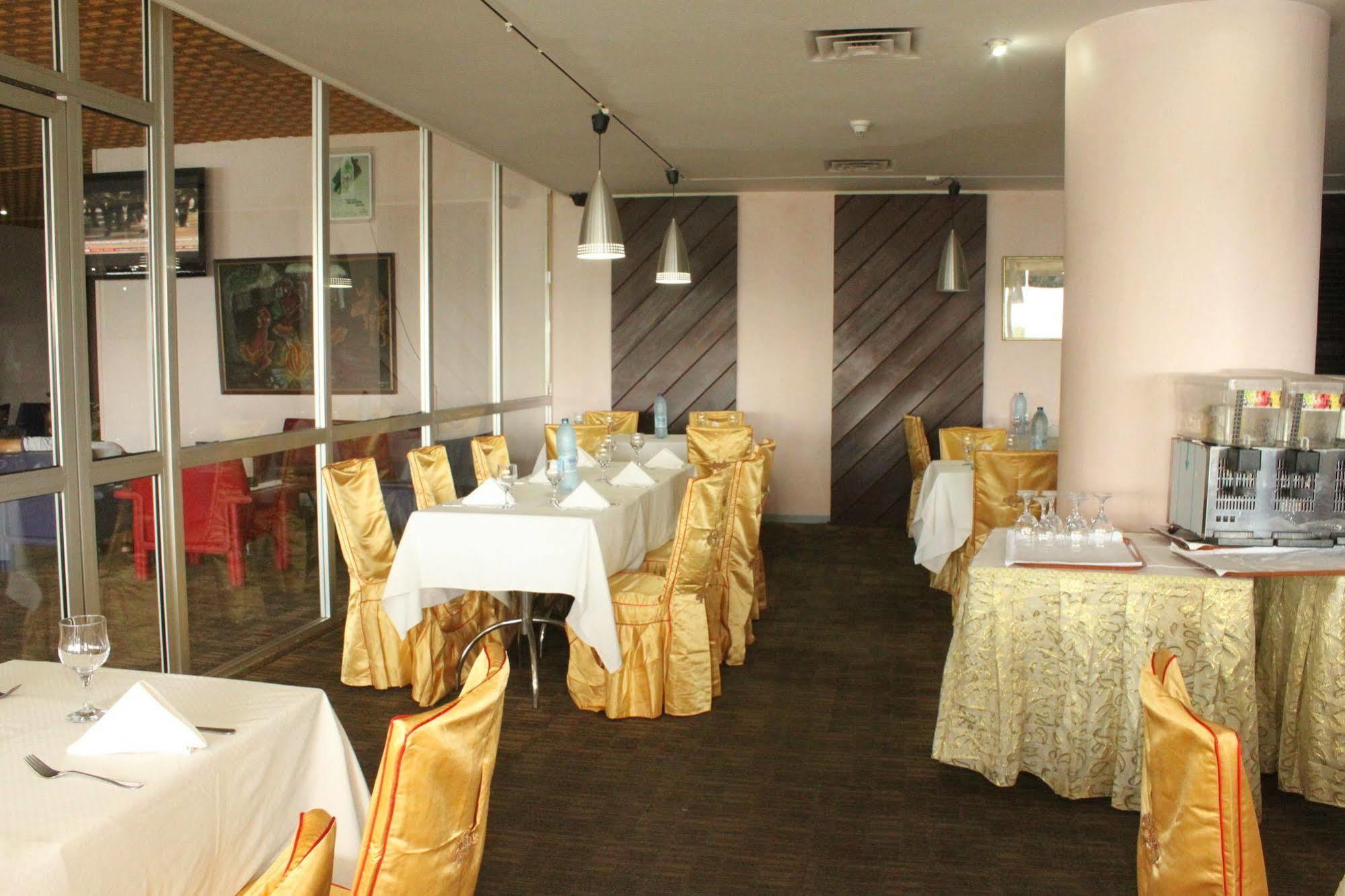 Yaoundé Hotel Mont Febe מראה חיצוני תמונה