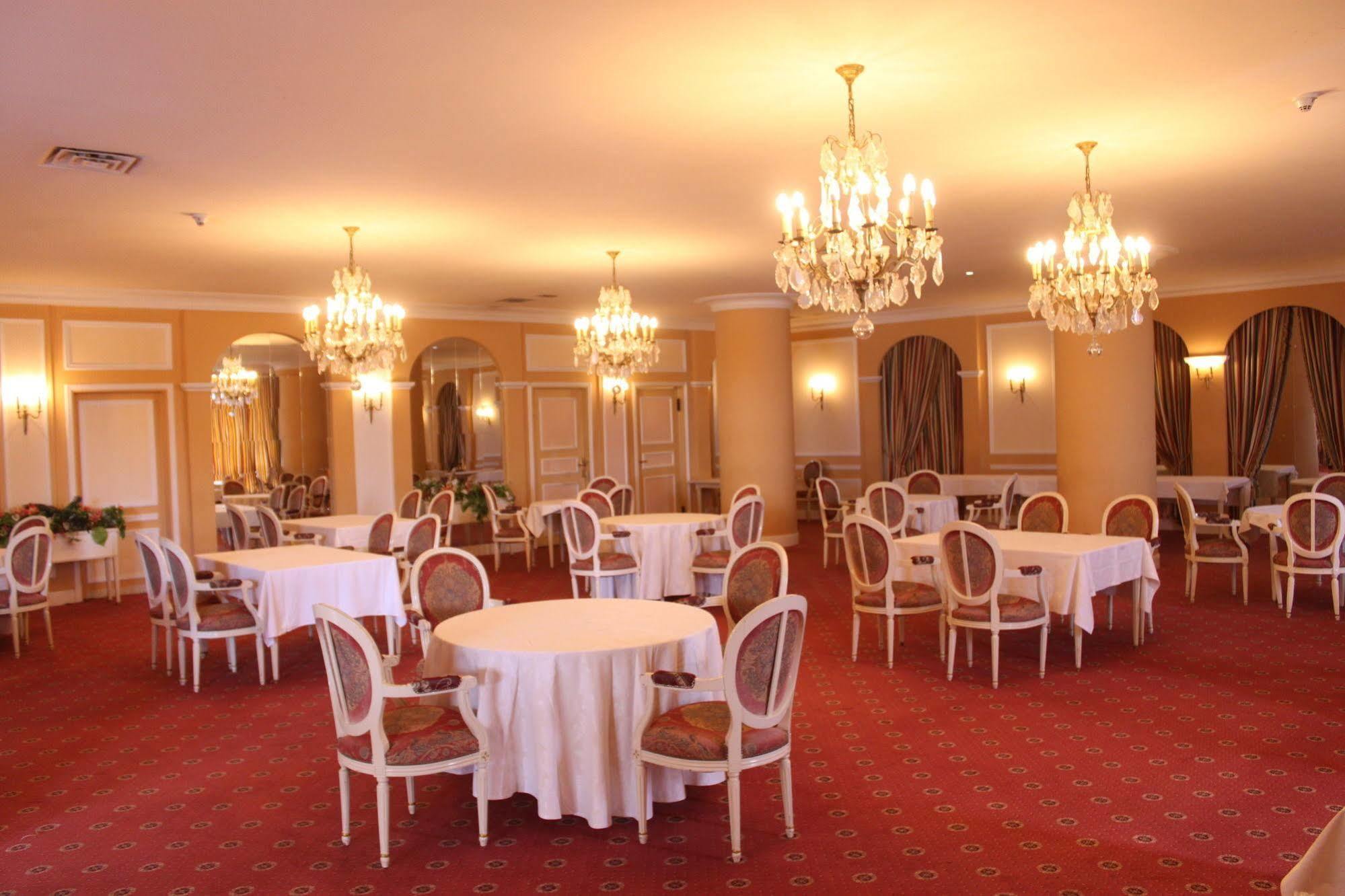 Yaoundé Hotel Mont Febe מראה חיצוני תמונה